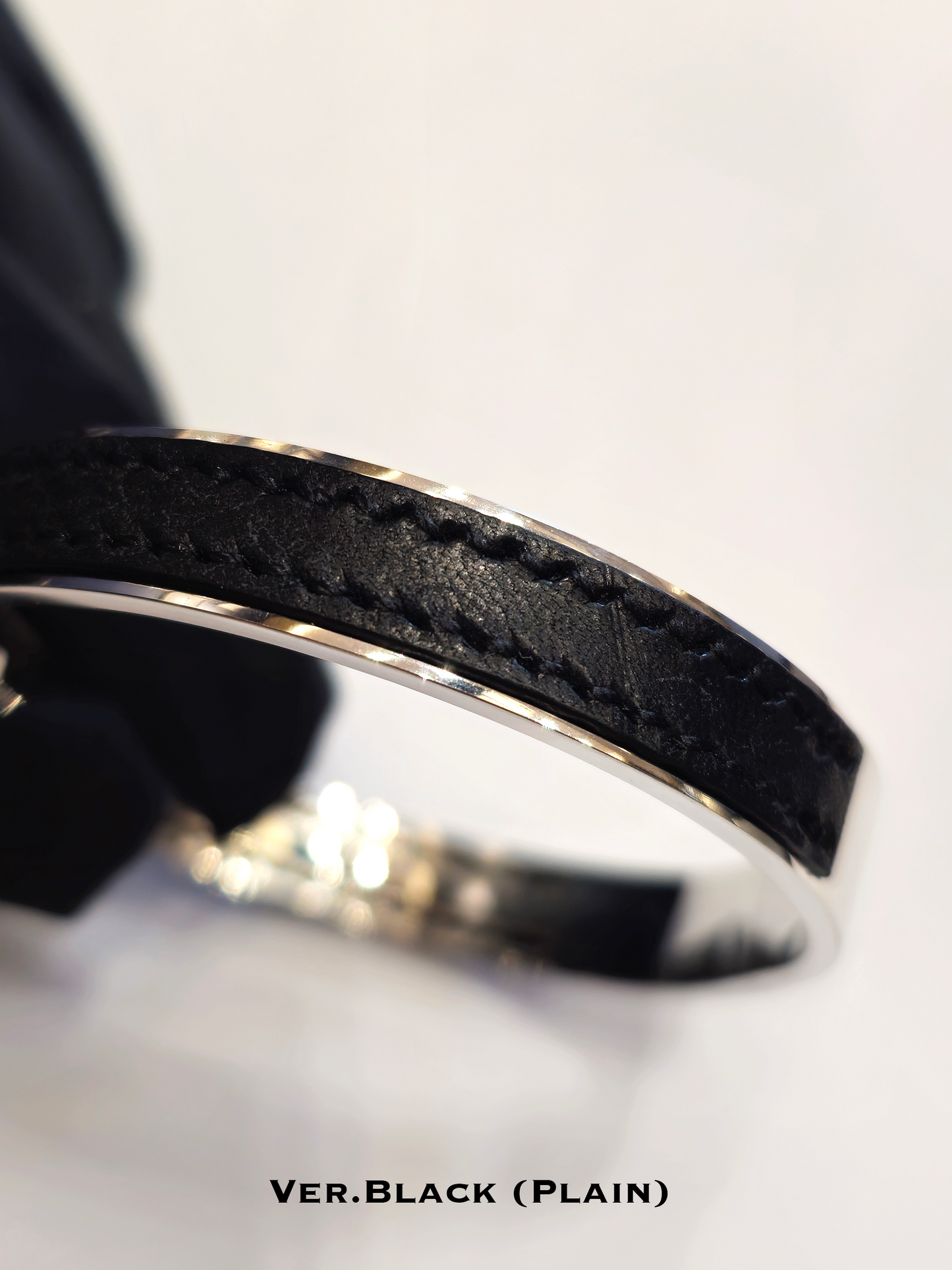 Twined Leather Bracelet, Large, Black (Plain), Black Nacre