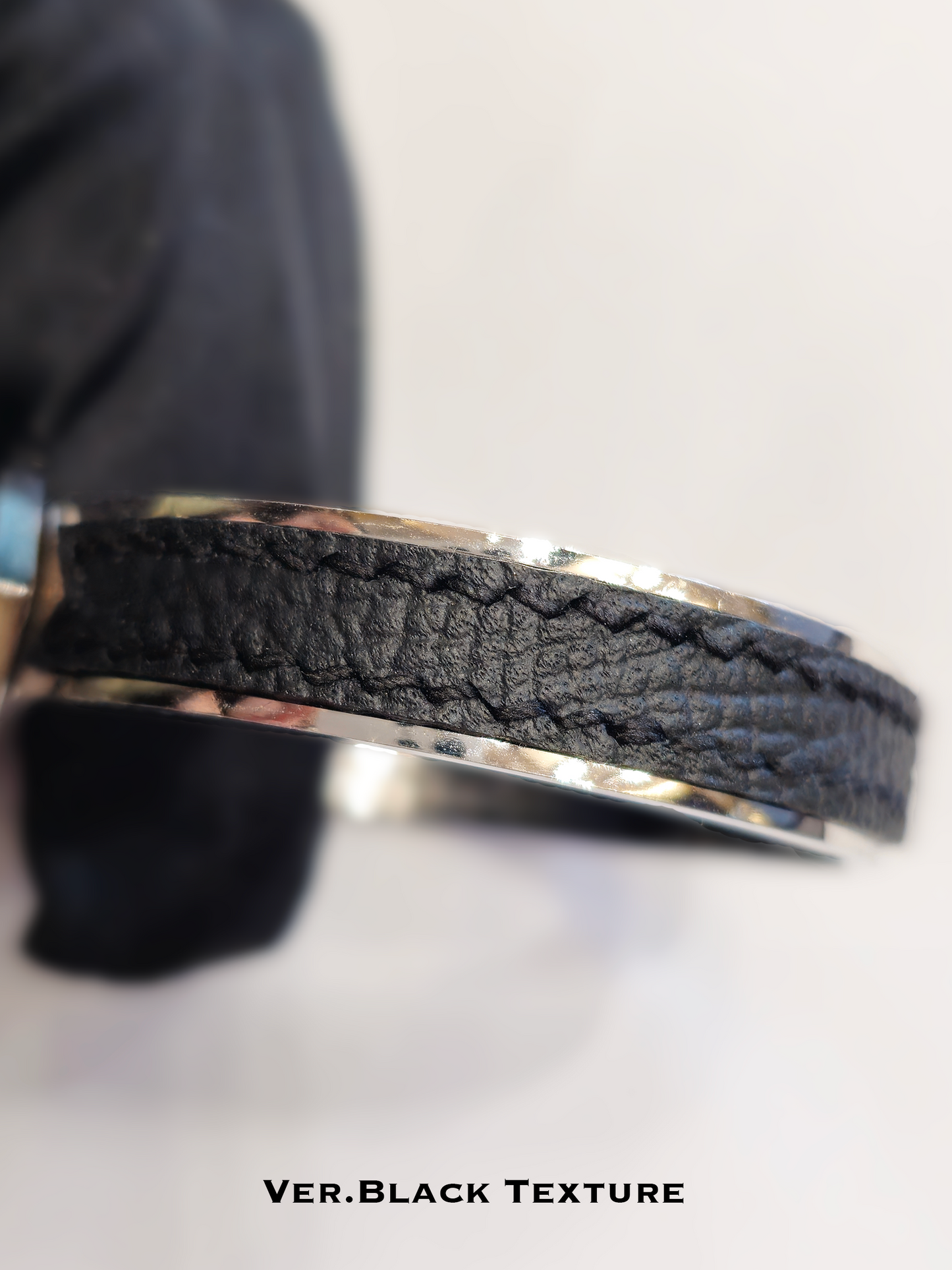 Twined Leather Bracelet, Large, Black (Plain), Black Nacre